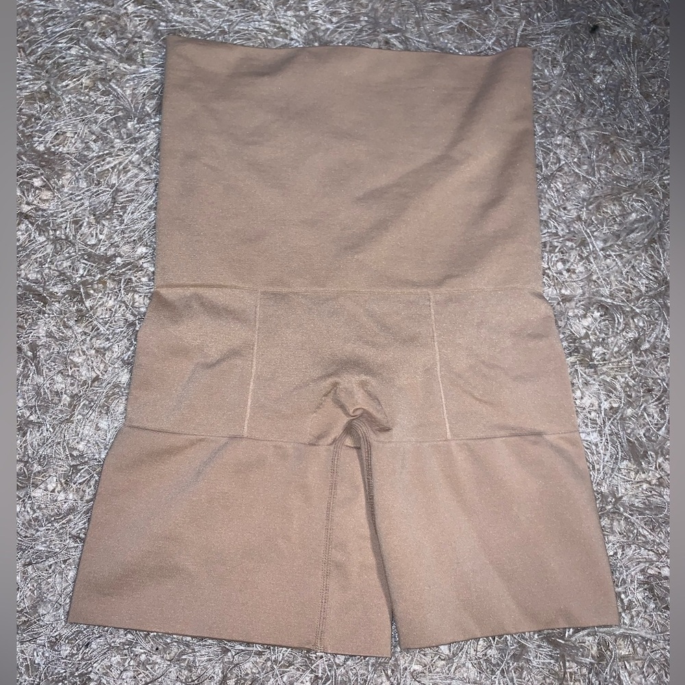 3 for $30 ⚡️ Auden Beige/Tan shapewear shorts tummy control mid thigh large nwot